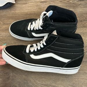 Men’s Vans size 9!